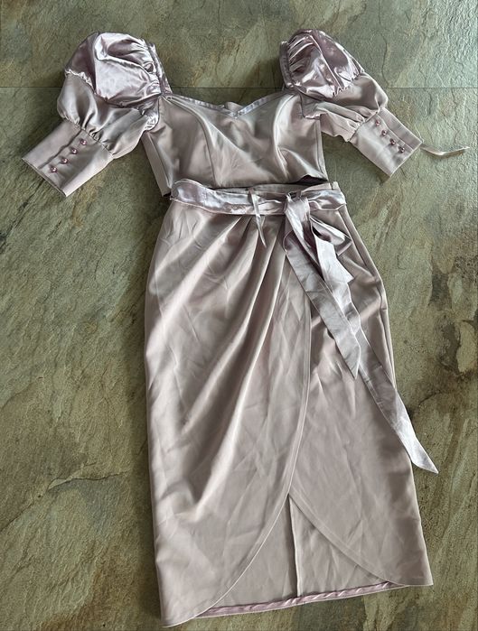 Tinuta fin 2 piese , fusta trei sferturi si corset