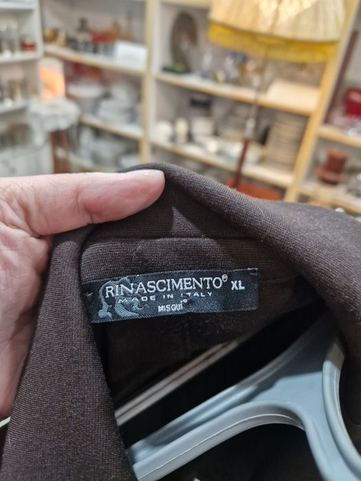 Продам женские пиджаки