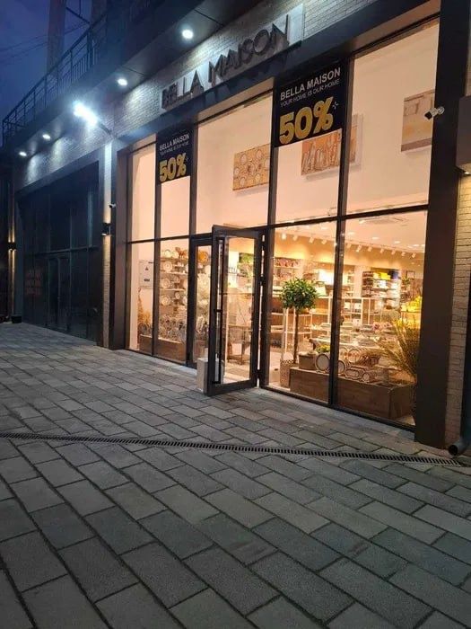 Помещение под любой бизнес Офис бутик, Тц Самарканд Дарвоза,  Инбазар