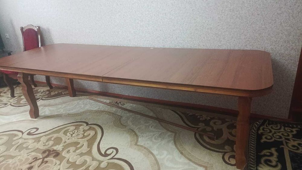 Үлкен стол сатылады