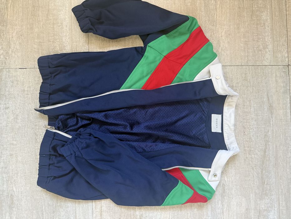 Продам детский костюм гучи