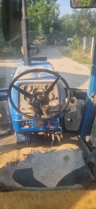 Vând tractor ford 7700 95 de cai