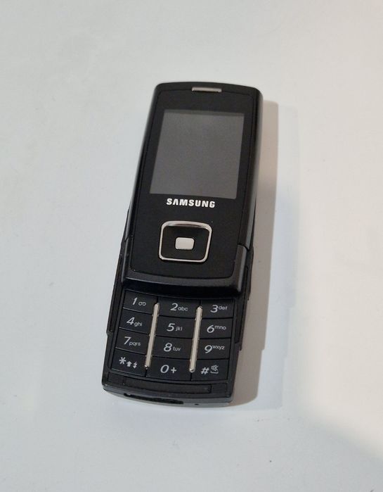 Telefon Samsung SGH  -E900 , lipsa capacul de la baterie