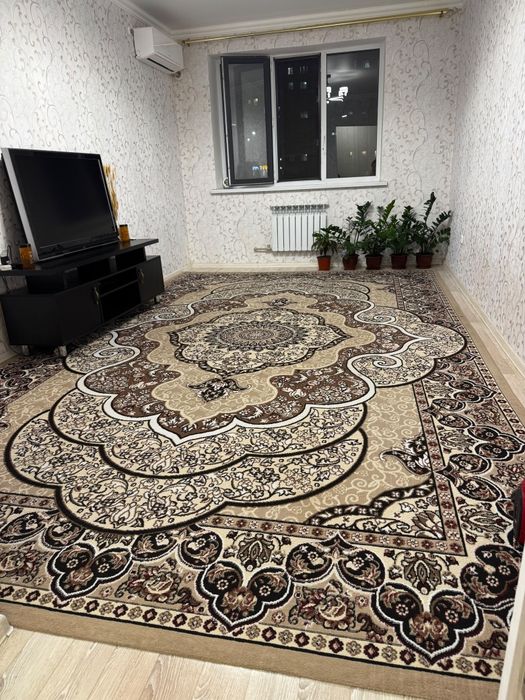 ковры в отличном состояний