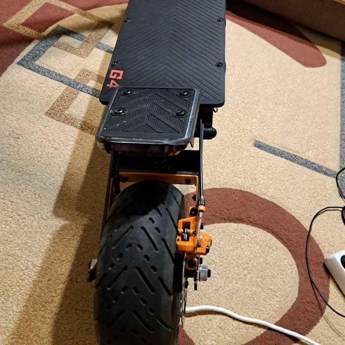 Vând Trotinetă kukirin G4