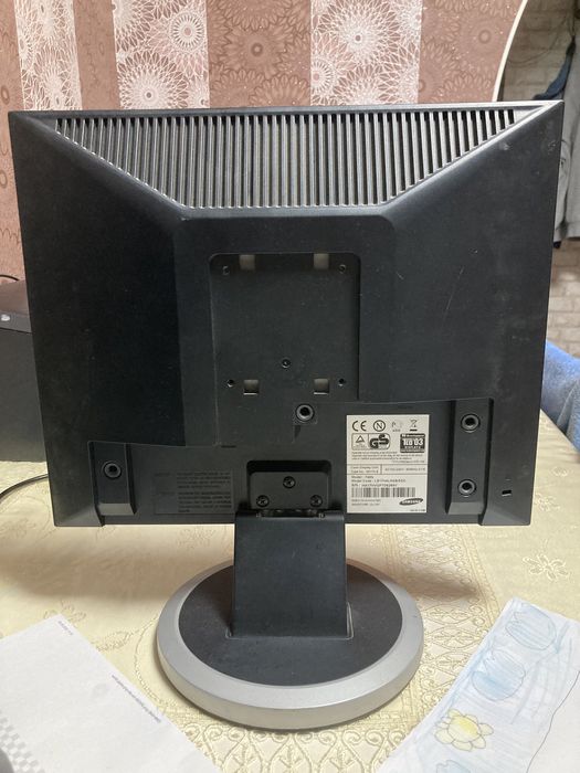 Монитор Samsung