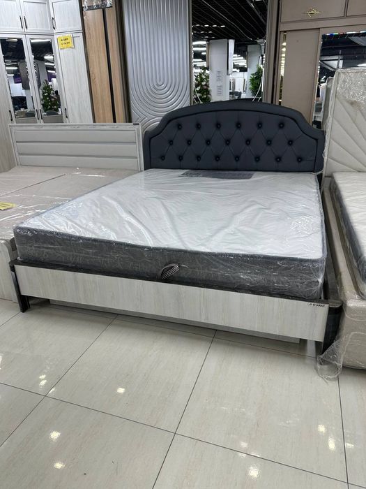 Кровать двуспальная НА СКИДКЕ!