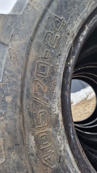 CAUCIUCURI Încărcător 405/70-24 marca Mitas, 14 ply