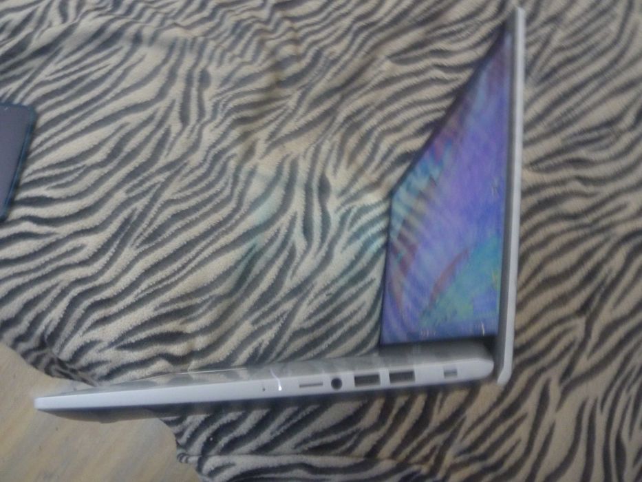laptop asus 15,6 inch full hd,intel I5-8250,octacore,ram 4gb ddr4,ssd nvme m2sata 256gb