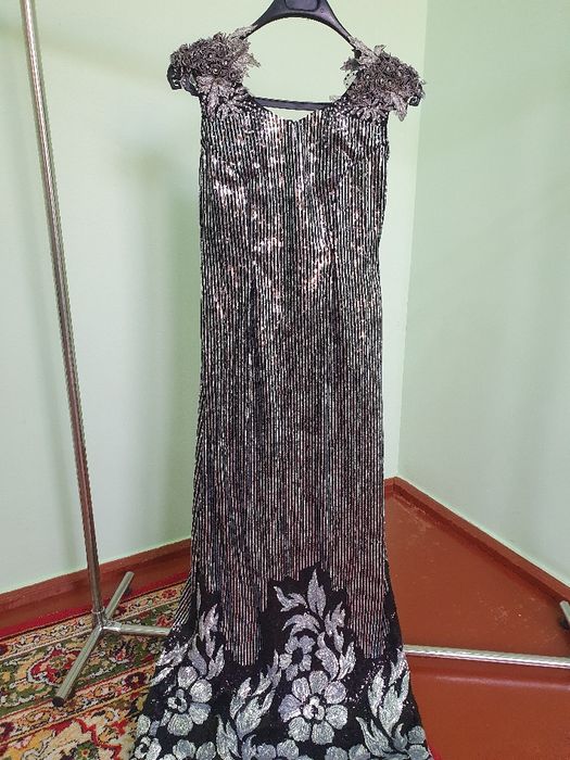 Платье вечернее длинное