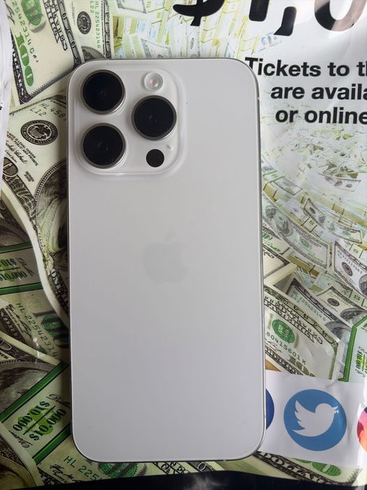 iPhone 15 Pro nou AppleCare+