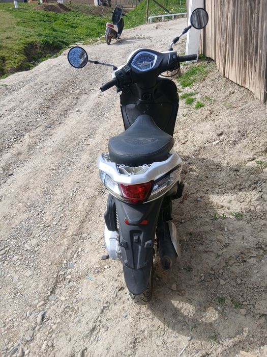 Vând piaggio liberty 125cc cu acte! 2020