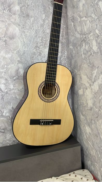 Гитара новая все есть чехол