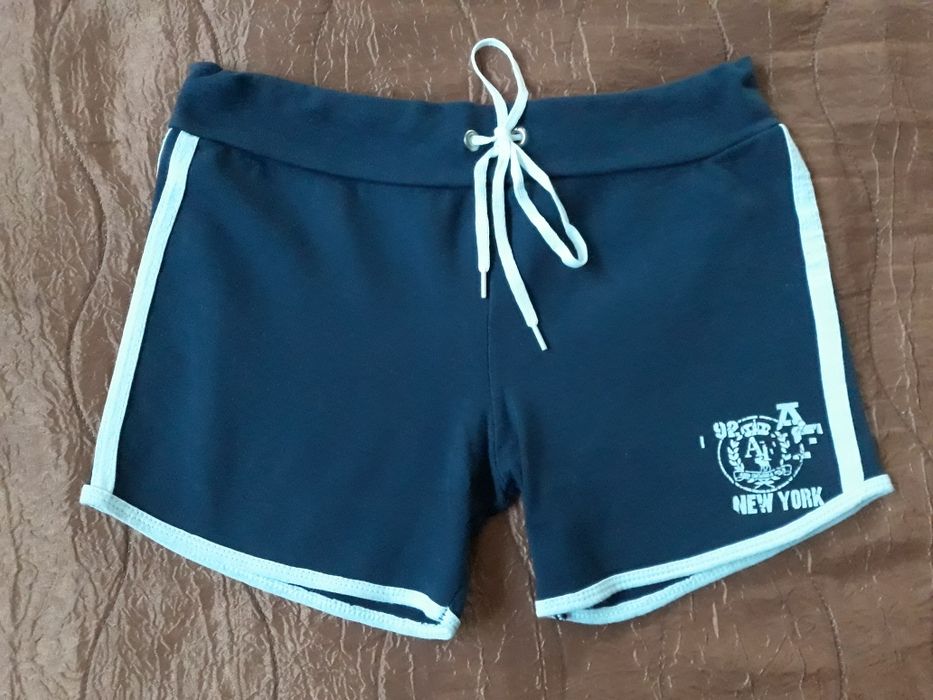 Къси панталонки +подарък