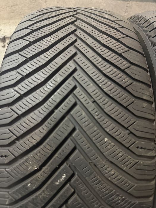 225/50/17 зимни гуми Michelin 2 броя (DOT24)