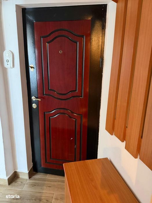 Garsoniera etaj 4 - bloc de apartamente, strada Torentului