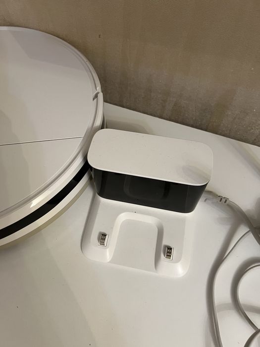 Продам робот пылесос Dreame