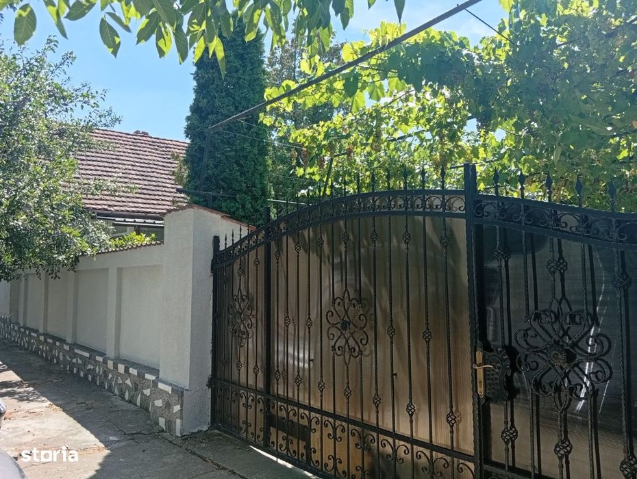 Gospodarie de vanzare in Ineu