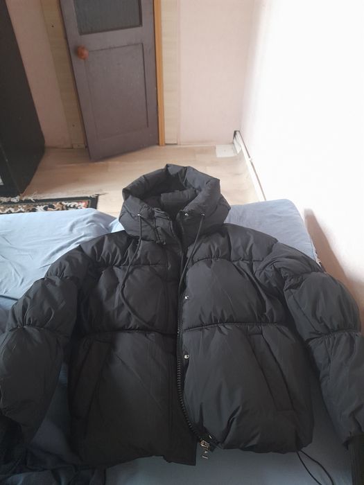 Продам куртку  осенью