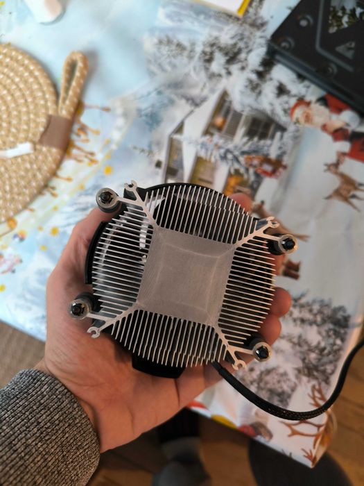 AMD охлаждане Wraith Stealth cooler