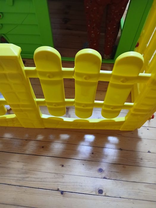 Детска пластмасова къща