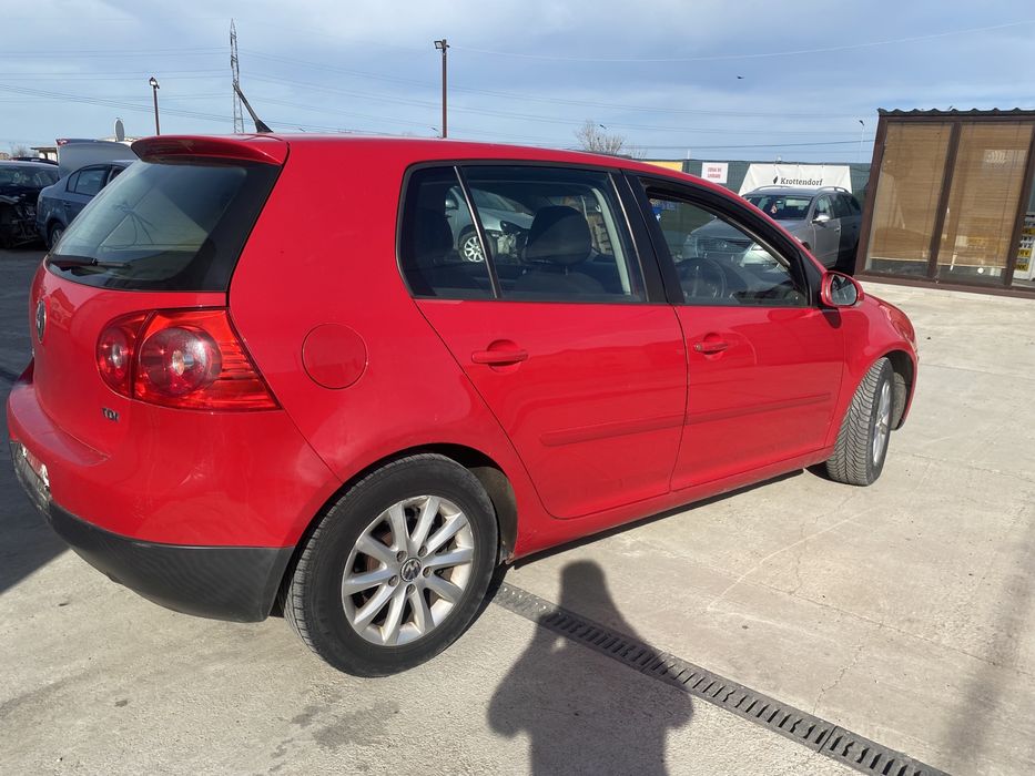 Dezmembrez vw golf 5 1.9 TDI