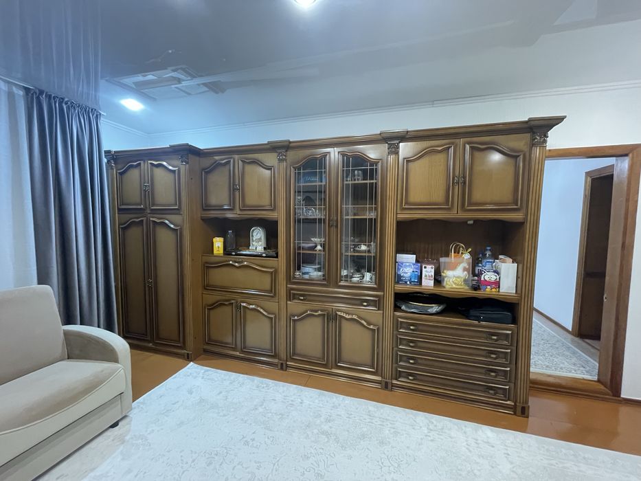 Стенка для гостиной, югославской моделью “Мануэлла”