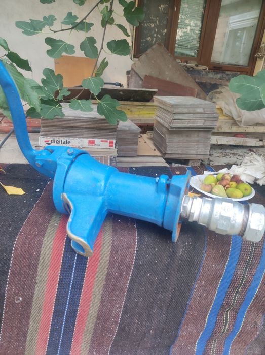 Ръчна помпа за вода