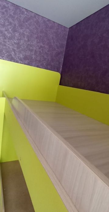 Двухъярусная кровать