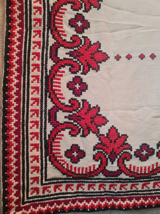 Красиви битови покривки / карета с бродерия (различни размери)