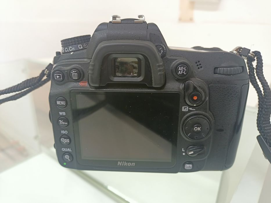 Фотоаппарат Никон
жағдайда көп ұстамаған