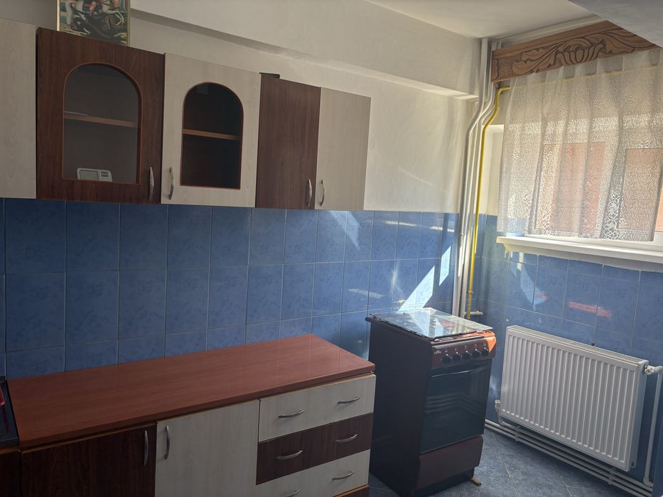 Inchiriez apartament