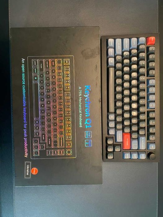 keychron Q1, lofree flow 84 lite