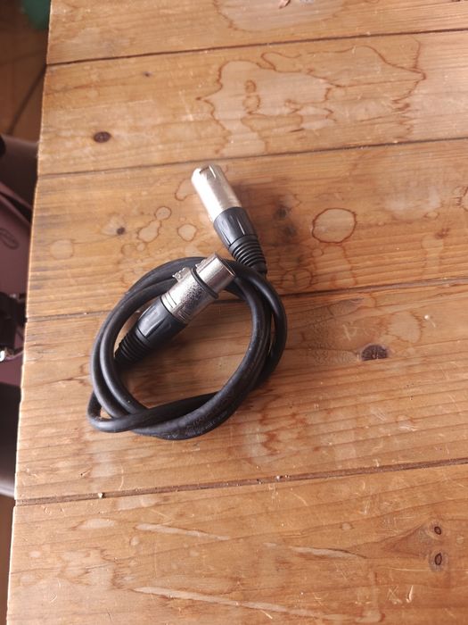 Аудио кабели (2 бр. къси) и 3 бр. дълги