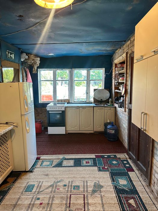 Продам дачу на спутнике около речки!