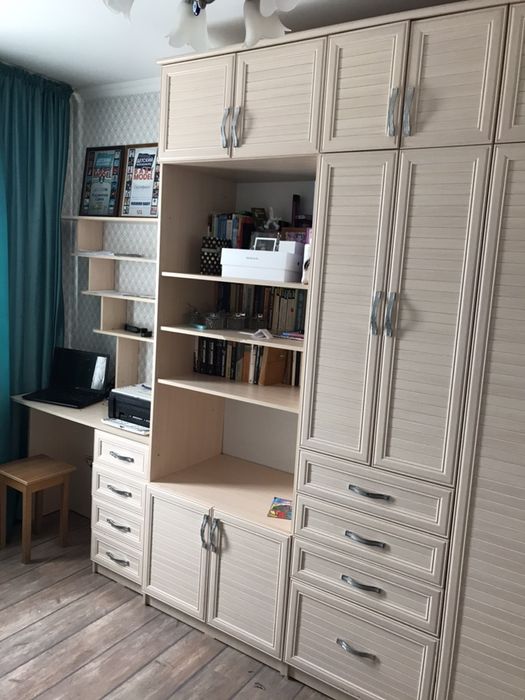 Продаю гарнитур подростковый