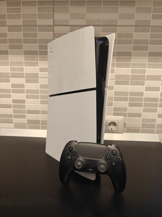 PlayStation 5 Slim 1TB + Controller original negru PS5 + Cabluri