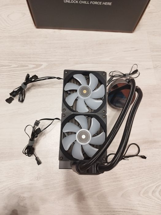 Thermalright Frozen Notte 240 Black ARGB, cooler AIO 240 mm, Kit AMD lipsă