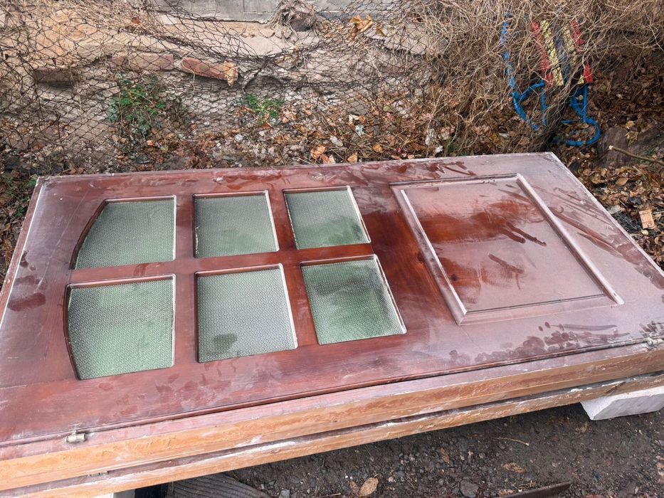 Ағаш есік сатылады 5000 тг