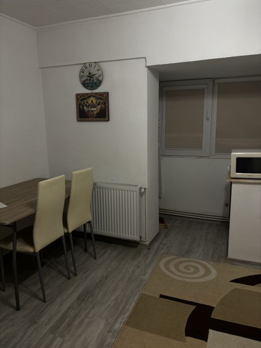 Dau in chirie apartament 2 camere Carpati II