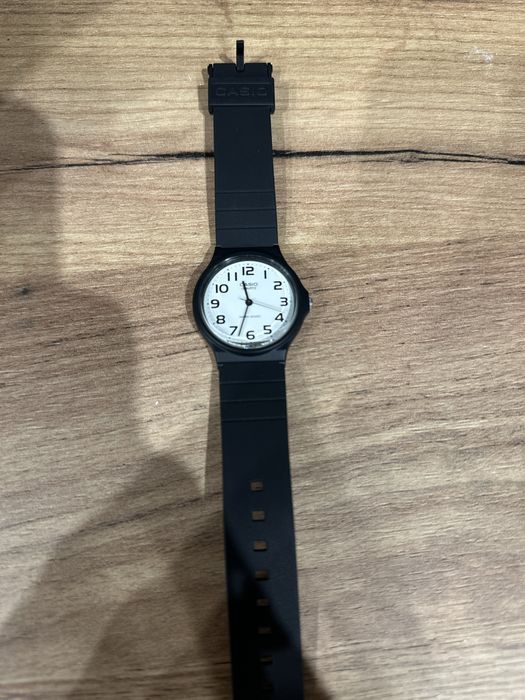 Casio часовнис с бял циферблат - Unisex