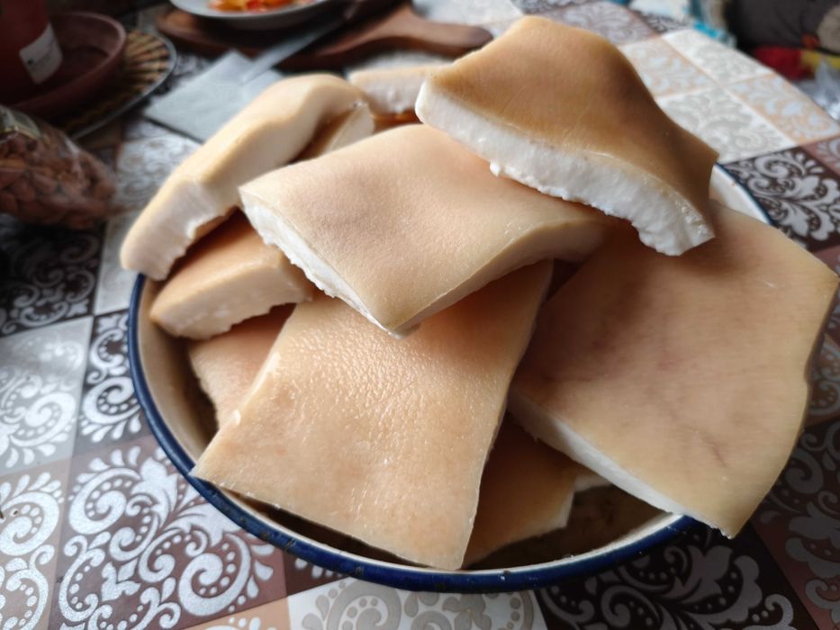 Сланина Саламурена или Паприкована или св.мас