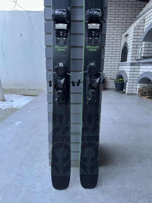 Schiuri HEAD KORE 105 freeride all-mountain stare foarte bună