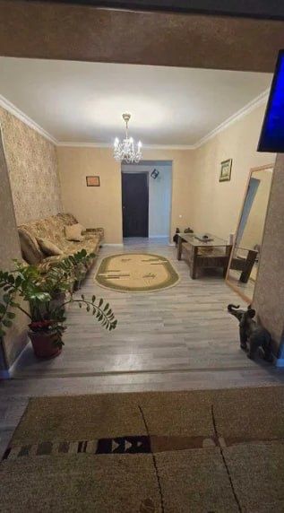 Срочно Продаётся ТШевченка 2/5/5 с мебелью техника ремонт хороший !