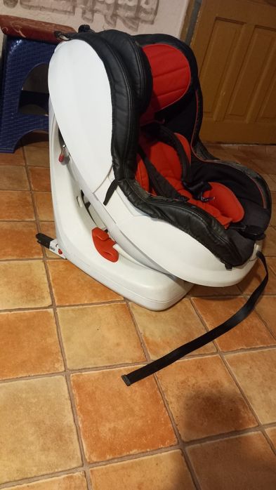Vând scaun de mașină pentru bebelusi