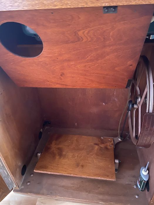 Продам швейную машинку