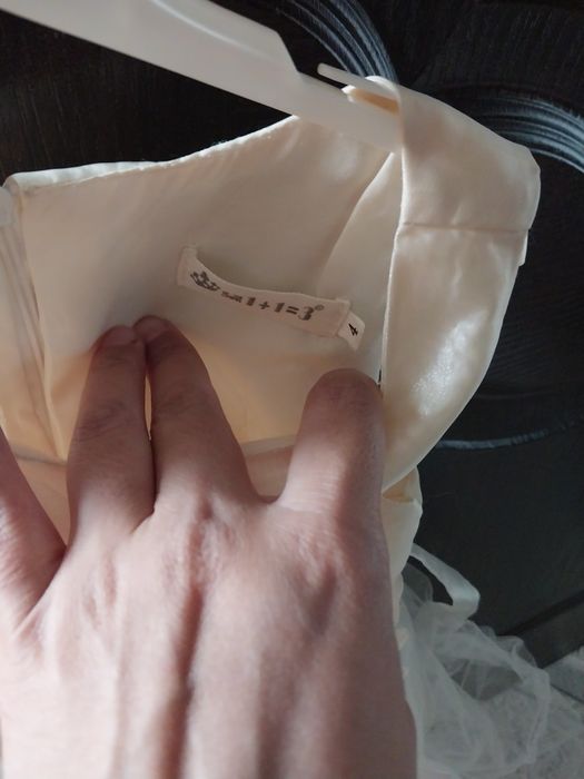 Продам нарядные платья для девочки