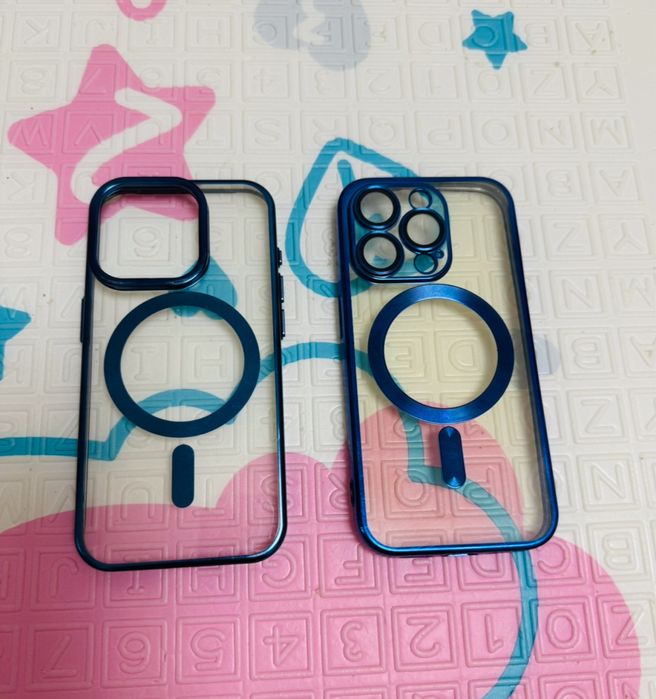 Отдам бесплатно чехлы на Iphone 15 Pro