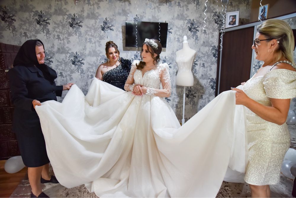Vand rochie de mireasa