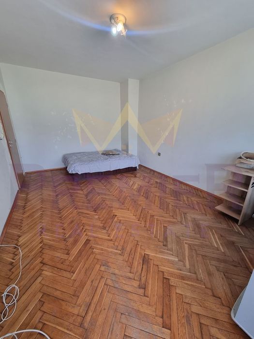 Дава се под наем Тристаен апартамент в Варна, Левски - 80 кв.м за 508.47 € - Снимка #4
